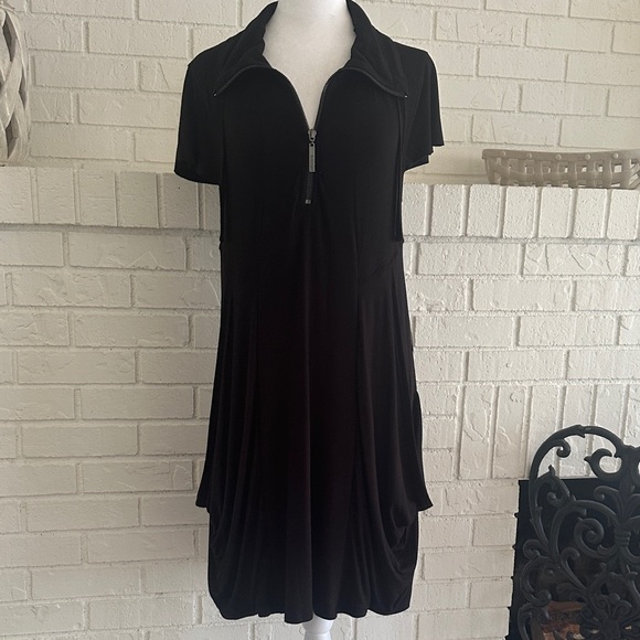 kenzie Dresses & Skirts - Kenzie Black Short Sleeve Zip Dress